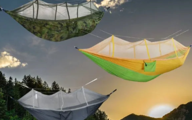 Camping Hammock with Integrated Mosquito Net — Complete Set (Straps + Carabiners)